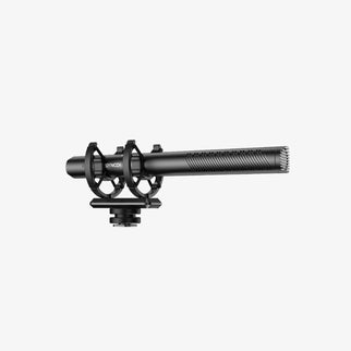 The SYNCO D30 camera shotgun mic has an acoustic noise reduction array with an ox horn-like texture on the surface.