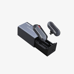 The SYNCO P1S noise cancelling microphone for phone has a button to adjust the volume and activate the mute system.