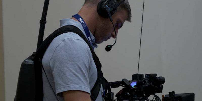 Staff communication headsets: 3 basics to know in filmmaking
