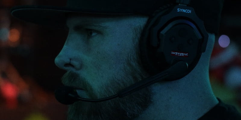 How to choose a wireless headset for football coaches?