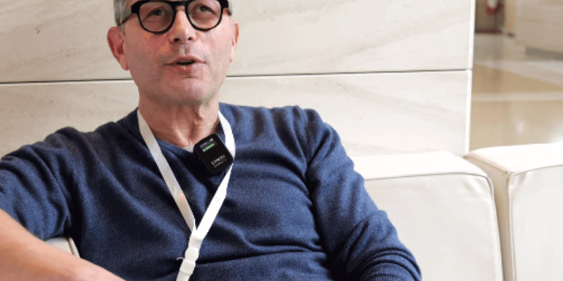 What Is A Good Wireless Microphone: Meet The 6 Points!