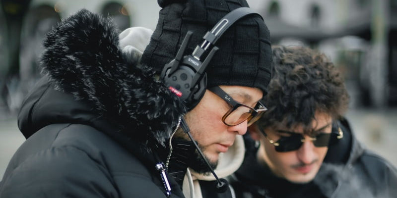 Wireless headsets for restaurants: 3 top picks for 2025
