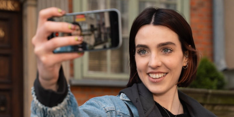 How to take a selfie with back camera: 6 simple ways