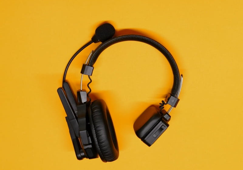 Why use a 2-way radio headset for construction and how to choose