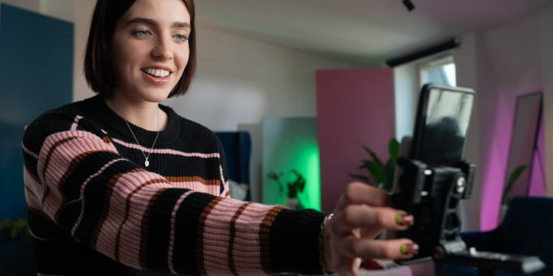 What is a wireless monitor for Android phone and how to choose