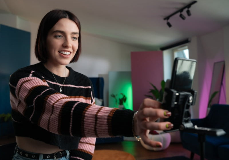 What is a wireless monitor for Android phone and how to choose