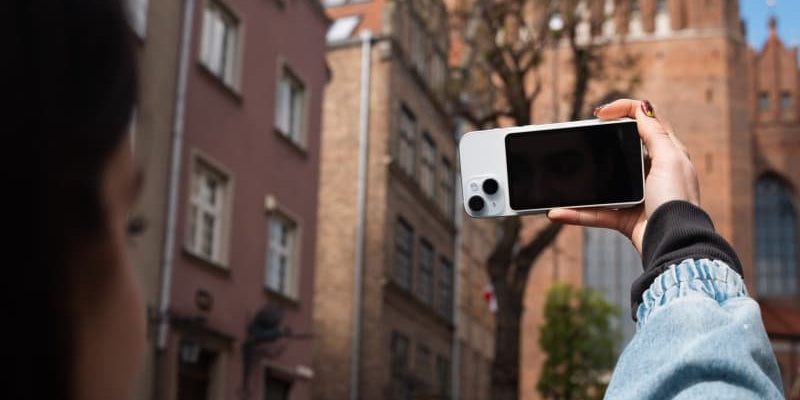 Why and how to choose a monitor screen for phone