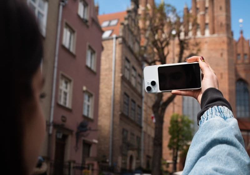 Why and how to choose a monitor screen for phone