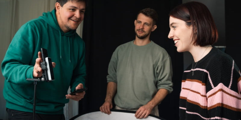 Beginner's guide to selfie monitor screen for family vlogging