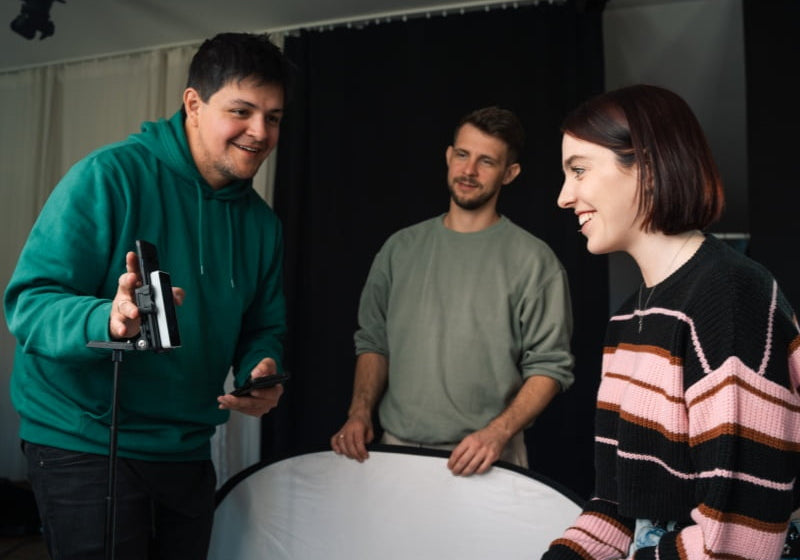 Beginner's guide to selfie monitor screen for family vlogging