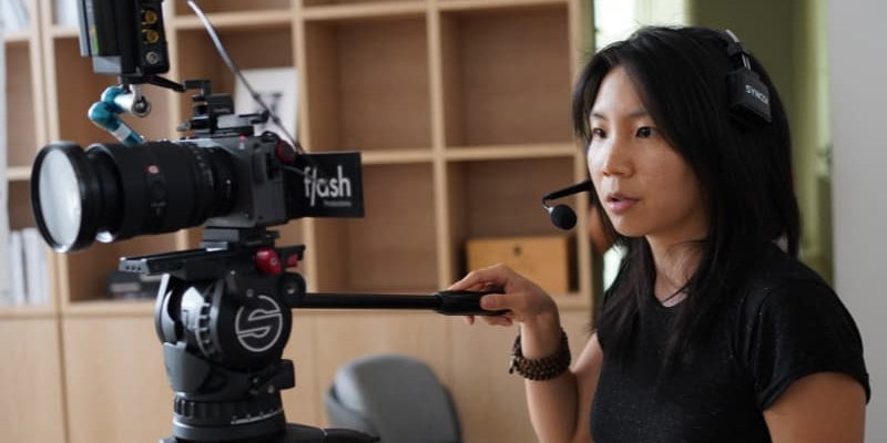 Why and how to choose single-ear broadcast headset?