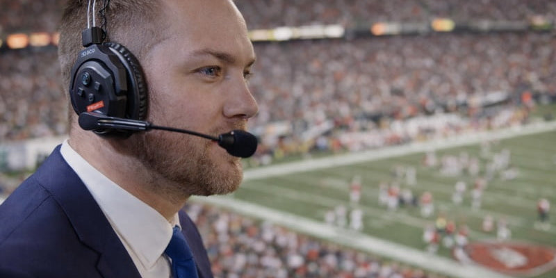 Why and how to choose a sports announcer headset