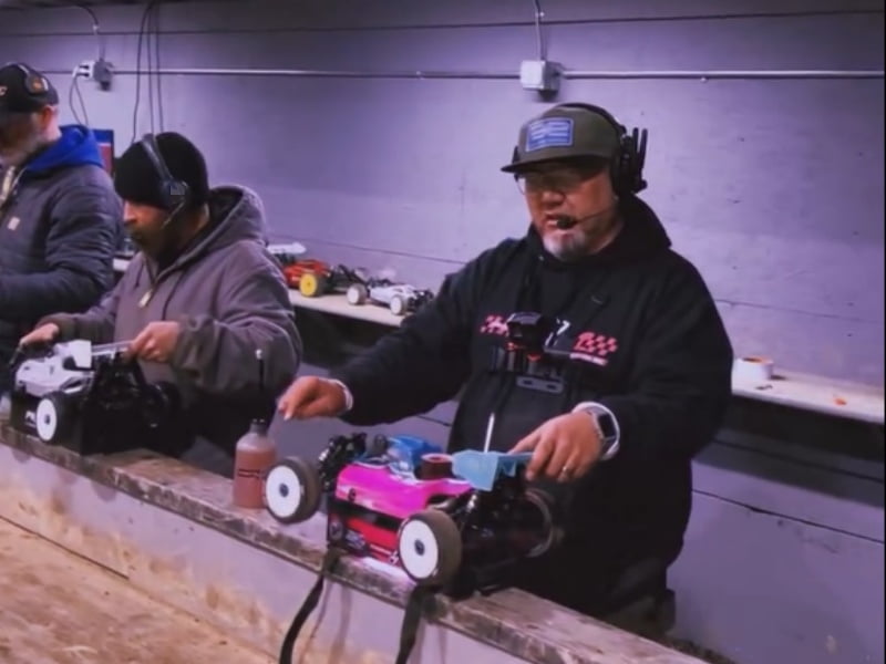 Pit crew headset: What it is and how it works in RC and F1 racing – SYNCO