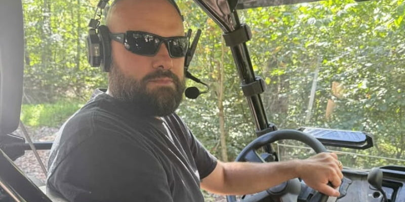 UTV radio communication: Wired intercom kit vs Wireless headsets