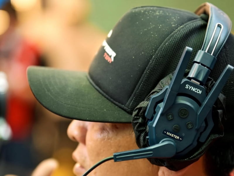 What are retail communication headsets and top picks for 2026