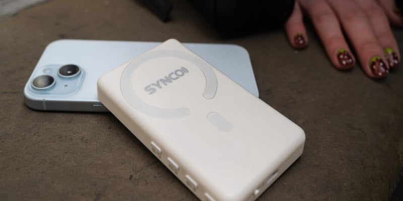 Wireless Selfie Screen: The Must-Have Tool for Your Vlogging Setup