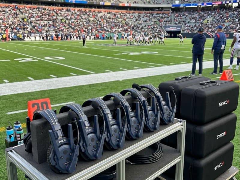 Top 3 communication headsets for noisy environments in 2026