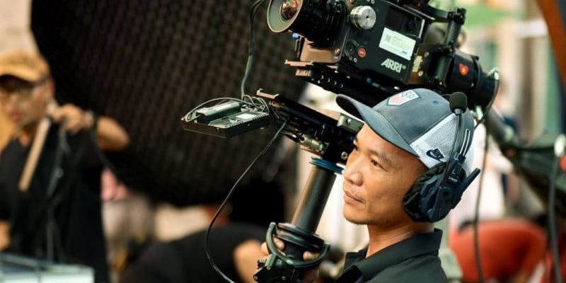 Beginner’s guide to stage headsets communication