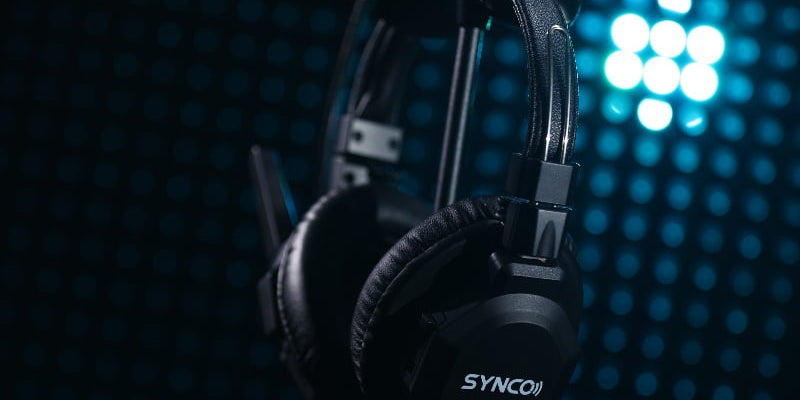 Earmuff communication headset: Definition, working principle, types, and benefits