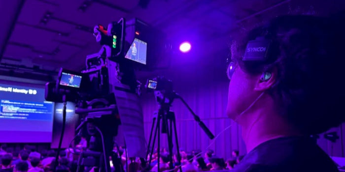 SYNCO Xtalk Master in Multi-Camera Production for Multiple Event Hall