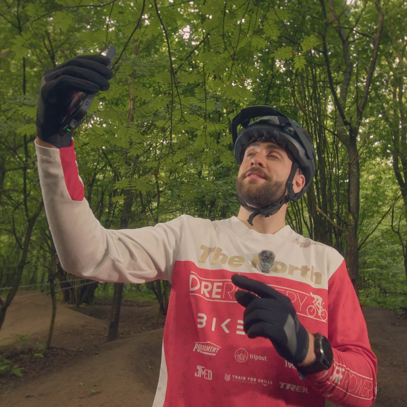 Use the SYNCO G4 for outdoor sports recording with its safety channel as a guarantee